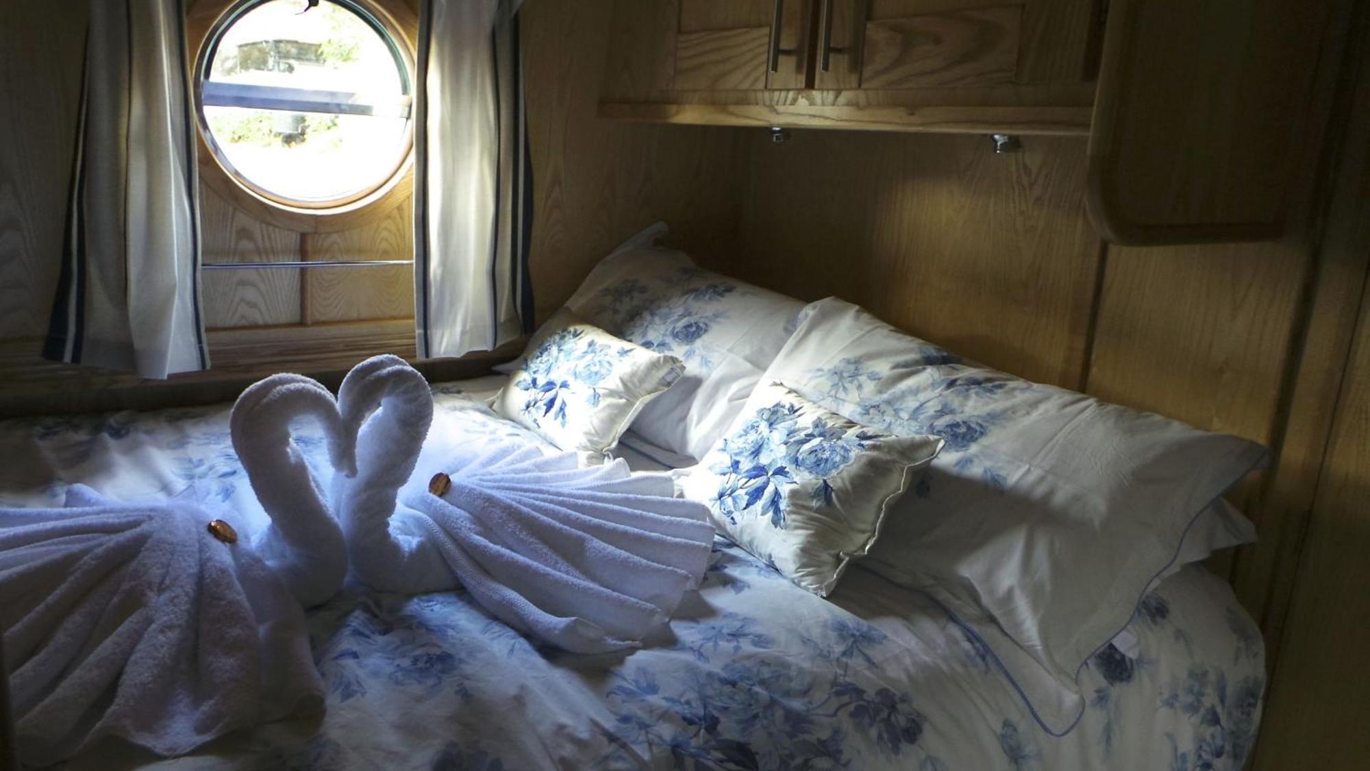 Houseboat Hotels Sheffield Room photo
